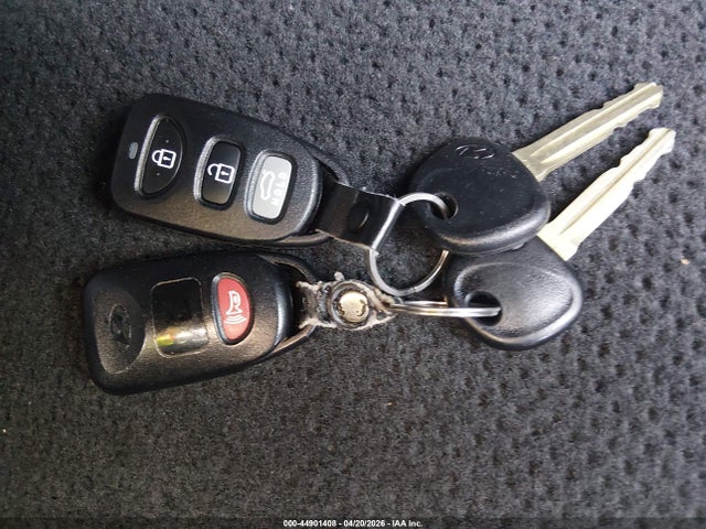 Продажа на аукционе авто 2020 Hyundai Elantra Se, vin: 5NPD74LF8LH604665, номер лота: 44901408
