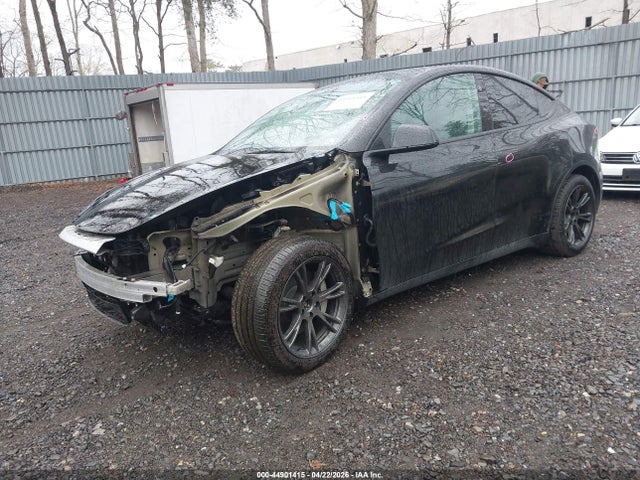 2024 Tesla Model Y Long Range Dual Motor All-wheel Drive მანქანა იყიდება აუქციონზე, vin: 7SAYGDEE4RA313142, აუქციონის ნომერი: 44901415