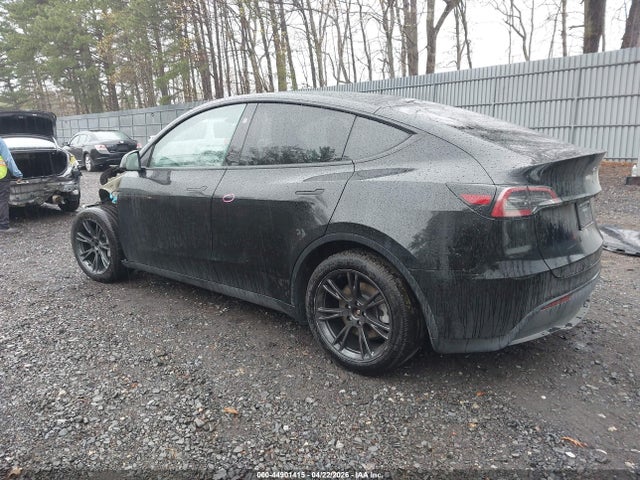 2024 Tesla Model Y Long Range Dual Motor All-wheel Drive მანქანა იყიდება აუქციონზე, vin: 7SAYGDEE4RA313142, აუქციონის ნომერი: 44901415