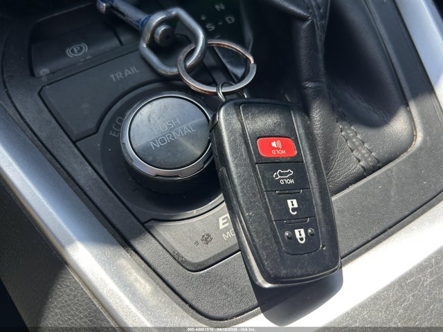 2020 Toyota Rav4 Xse Hybrid მანქანა იყიდება აუქციონზე, vin: JTMEWRFV5LJ044621, აუქციონის ნომერი: 44901510