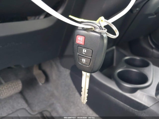 Toyota Prius C One 2015 JTDKDTB32F1099199 Image 11