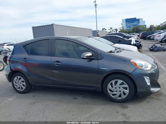 Toyota Prius C One 2015 JTDKDTB32F1099199 Image 13