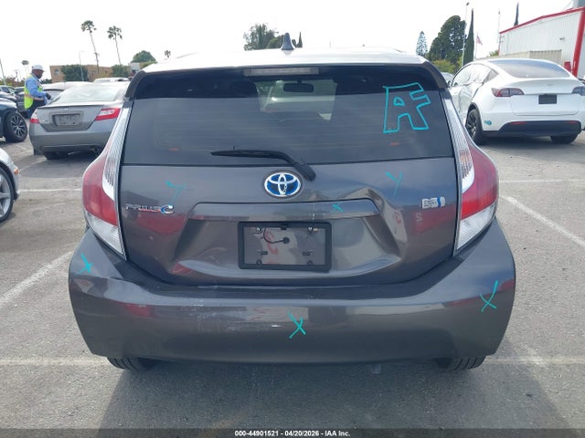 Toyota Prius C One 2015 JTDKDTB32F1099199 Image 16