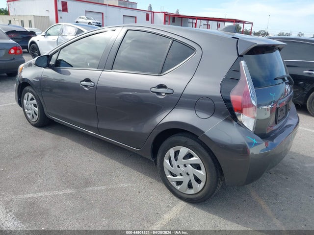 Toyota Prius C One 2015 JTDKDTB32F1099199 Image 3