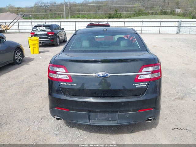 Ford Taurus Limited 2015 1FAHP2F81FG103764 Image 17