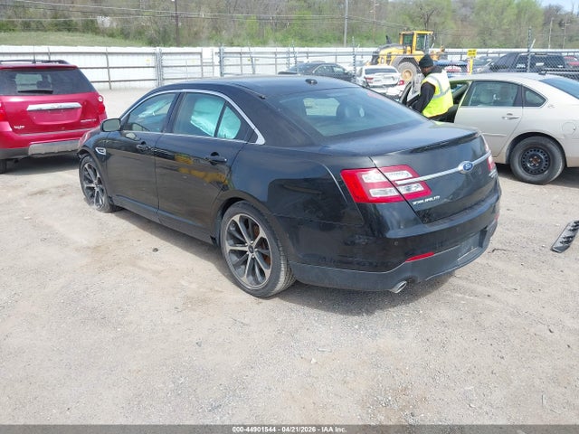 Ford Taurus Limited 2015 1FAHP2F81FG103764 Image 3