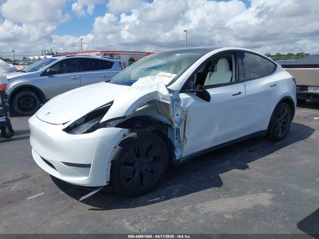 2024 Tesla Model Y მანქანა იყიდება აუქციონზე, vin: 7SAYGDED1RF202512, აუქციონის ნომერი: 44901560