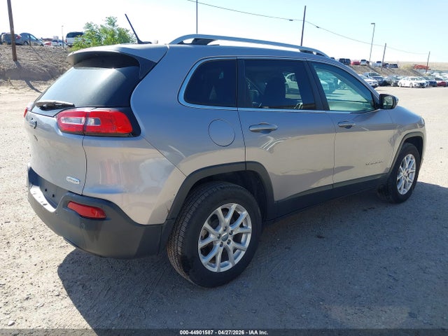 44901587 :رقم المزاد ، 1C4PJMCB6JD580963 vin ، 2018 Jeep Cherokee Latitude 4x4 مزاد بيع