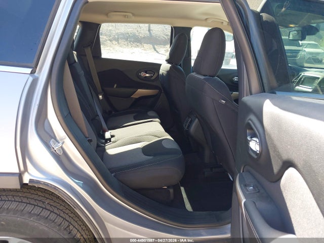 44901587 :رقم المزاد ، 1C4PJMCB6JD580963 vin ، 2018 Jeep Cherokee Latitude 4x4 مزاد بيع