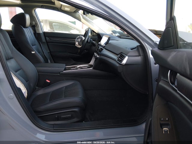 44901604 :رقم المزاد ، 1HGCV3F98NA024488 vin ، 2022 Honda Accord Hybrid Touring مزاد بيع