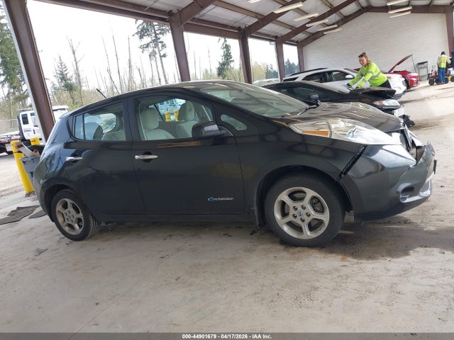 1N4AZ0CP0EC333264 Nissan LEAF SV
