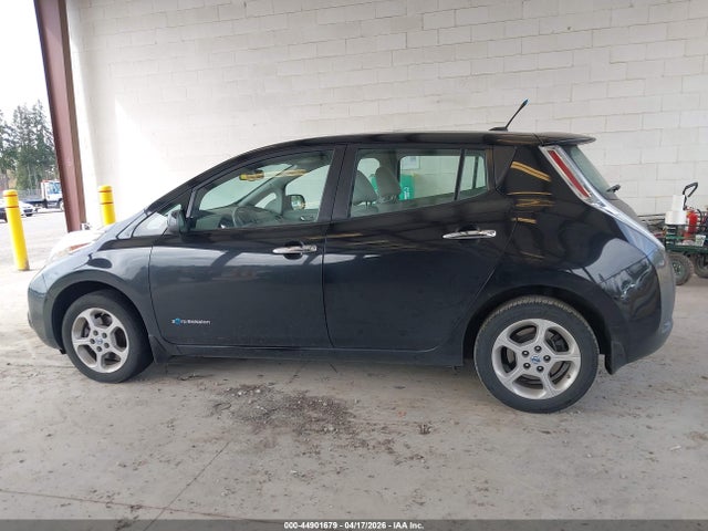 1N4AZ0CP0EC333264 Nissan LEAF SV