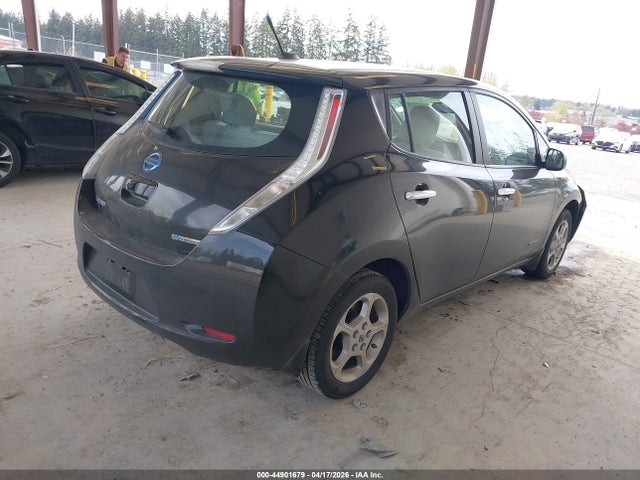 1N4AZ0CP0EC333264 Nissan LEAF SV