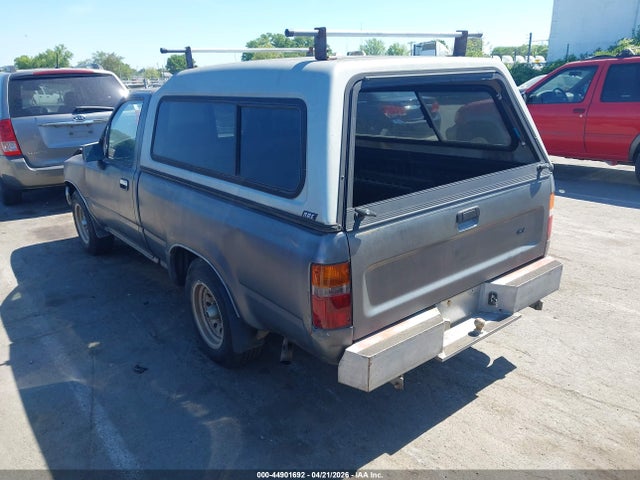 1992 Toyota Pickup 1/2 Ton Sht Wheelbase Dlx მანქანა იყიდება აუქციონზე, vin: JT4RN81P2N0104032, აუქციონის ნომერი: 44901692