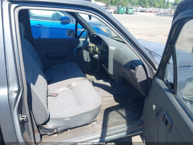 1992 Toyota Pickup 1/2 Ton Sht Wheelbase Dlx მანქანა იყიდება აუქციონზე, vin: JT4RN81P2N0104032, აუქციონის ნომერი: 44901692
