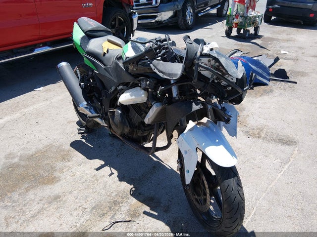44901764 :رقم المزاد ، JKAEXMJ19CDAB7773 vin ، 2012 Kawasaki Ex250 J مزاد بيع