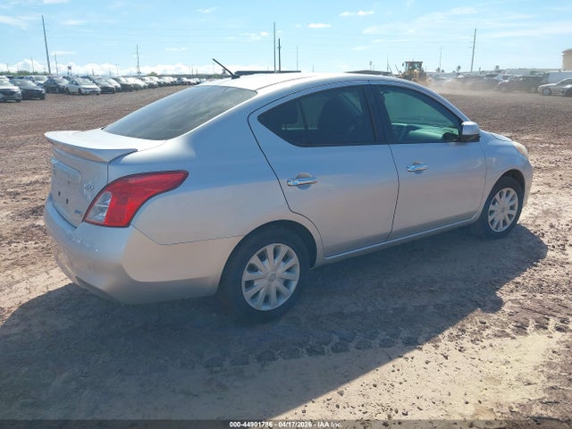 3N1CN7AP5EL817349 Nissan Versa 1.6 Sv