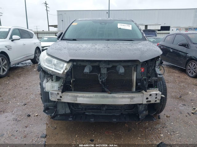 44901790 :رقم المزاد ، 5TDZZRFH7JS287687 vin ، 2018 Toyota Highlander Le مزاد بيع