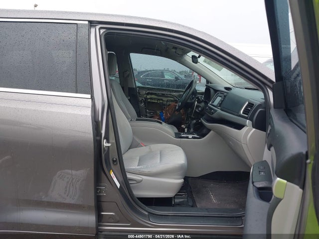 44901790 :رقم المزاد ، 5TDZZRFH7JS287687 vin ، 2018 Toyota Highlander Le مزاد بيع
