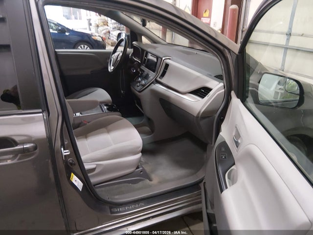 Aukcja sprzedaży 2017 Toyota Sienna Le 8 Passenger, vin: 5TDKZ3DC7HS854030, numer aukcji: 44901805