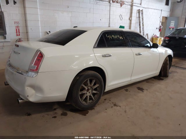 2011 Chrysler 300c მანქანა იყიდება აუქციონზე, vin: 2C3CA6CTXBH581044, აუქციონის ნომერი: 44901966