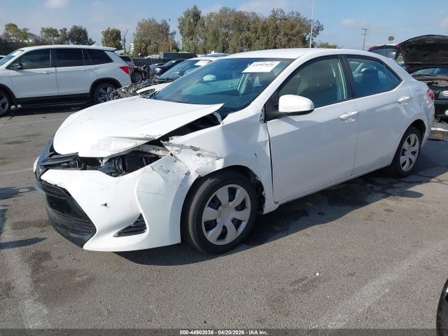 2T1BURHE4JC070805 Toyota COROLLA LE
