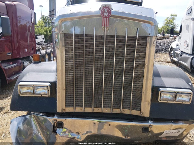 44902045 :رقم المزاد ، 1XKWDB9X67J170544 vin ، 2007 Kenworth Construction W900 مزاد بيع