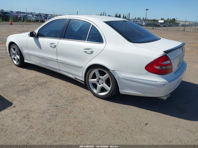 44902057 :رقم المزاد ، WDBUF70J04A553392 vin ، 2004 Mercedes-benz E 500 مزاد بيع