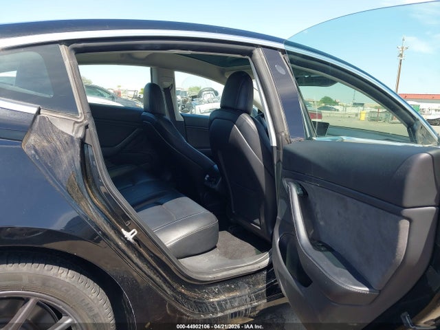 Продажа на аукционе авто 2018 Tesla Model 3 Long Range/mid Range, vin: 5YJ3E1EA7JF172017, номер лота: 44902106