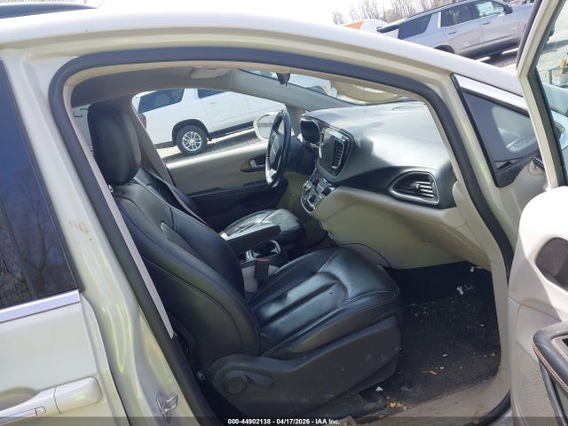 Продаж на аукціоні авто 2017 Chrysler Pacifica Touring-l, vin: 2C4RC1BG8HR771872, номер лоту: 44902138