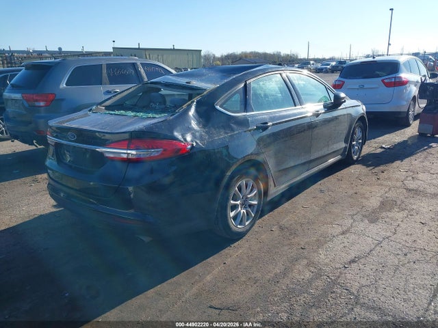 44902220 :رقم المزاد ، 3FA6P0G77JR259231 vin ، 2018 Ford Fusion S مزاد بيع
