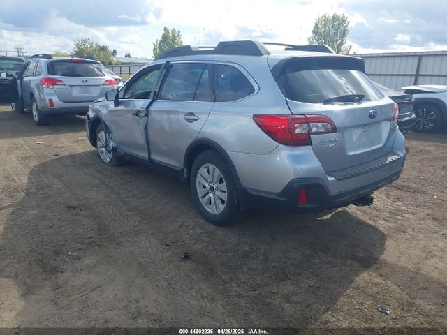 44902235 :رقم المزاد ، 4S4BSAAC3J3292014 vin ، 2018 Subaru Outback 2.5i مزاد بيع