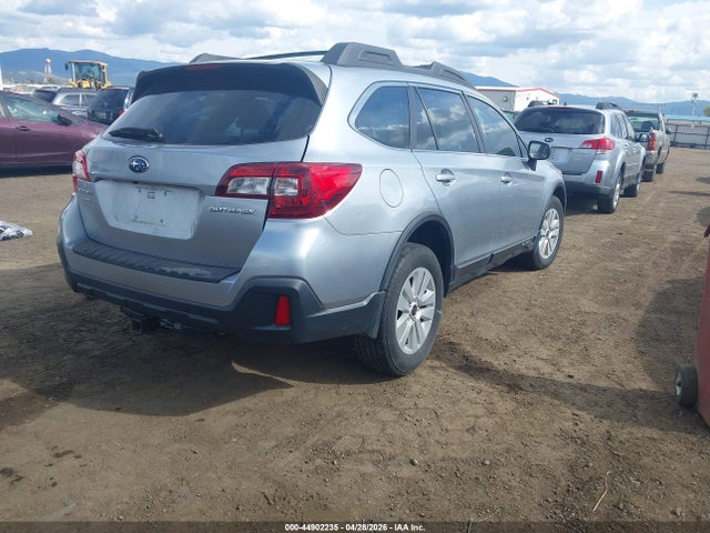 44902235 :رقم المزاد ، 4S4BSAAC3J3292014 vin ، 2018 Subaru Outback 2.5i مزاد بيع
