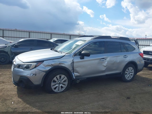 44902235 :رقم المزاد ، 4S4BSAAC3J3292014 vin ، 2018 Subaru Outback 2.5i مزاد بيع