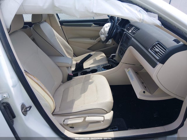 Продаж на аукціоні авто 2016 Volkswagen Passat 1.8t R-line, vin: 1VWAT7A3XGC065456, номер лоту: 44902236
