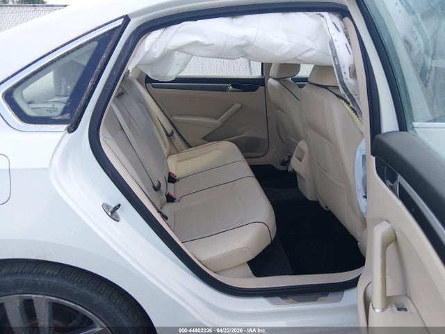 Продаж на аукціоні авто 2016 Volkswagen Passat 1.8t R-line, vin: 1VWAT7A3XGC065456, номер лоту: 44902236