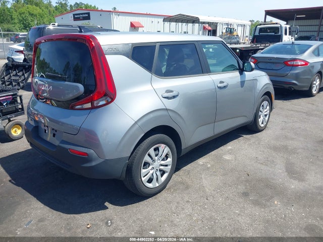2022 Kia Soul Lx მანქანა იყიდება აუქციონზე, vin: KNDJ23AU8N7836686, აუქციონის ნომერი: 44902252
