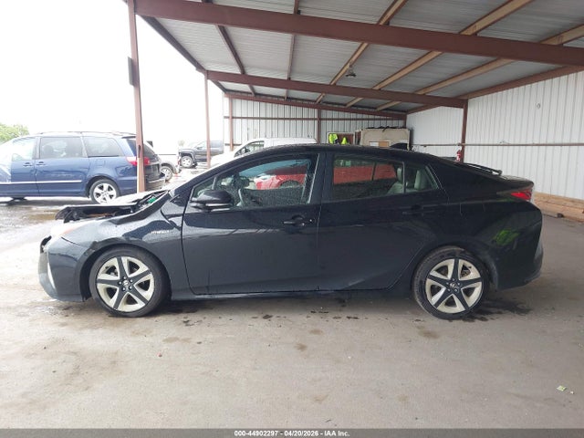 Toyota Prius Four Touring 2016 JTDKARFU3G3501686 Image 15
