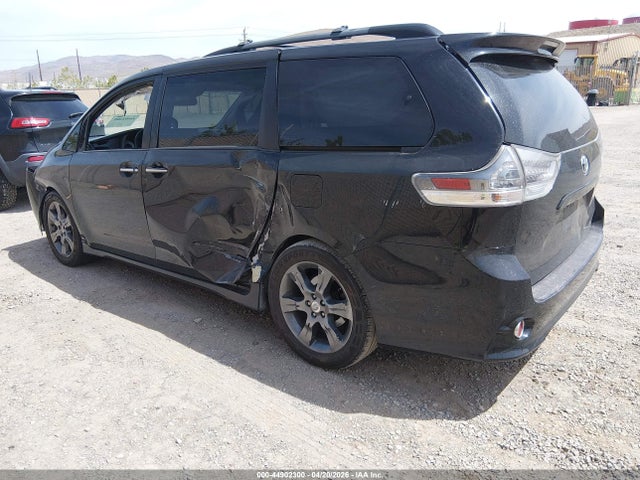 5TDXK3DC4GS697842 Toyota Sienna Se Premium 8 Passenger