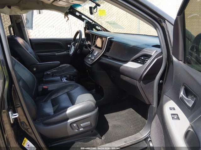 5TDXK3DC4GS697842 Toyota Sienna Se Premium 8 Passenger