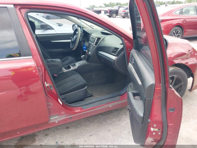 44902354 :رقم المزاد ، 4S3BMBC61D3048586 vin ، 2013 Subaru Legacy 2.5i Premium مزاد بيع