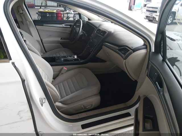 44902365 :رقم المزاد ، 3FA6P0H77HR126820 vin ، 2017 Ford Fusion Se مزاد بيع