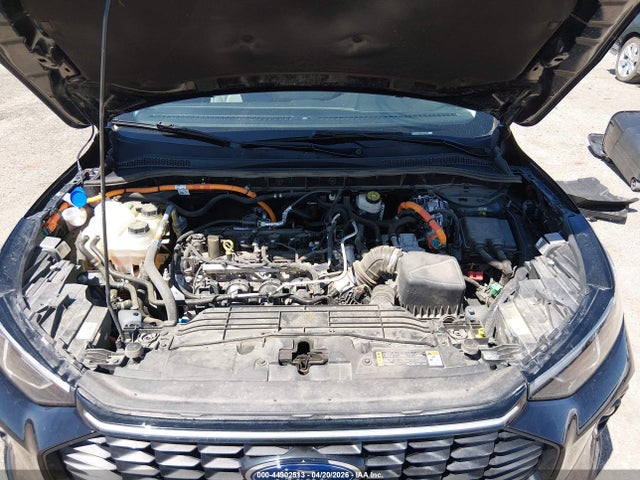 1FMCU0JZXPUB22829 Ford Escape Platinum