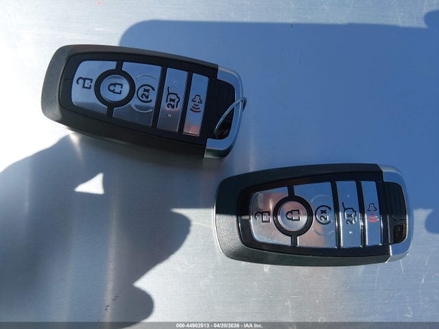 1FMCU0JZXPUB22829 Ford Escape Platinum