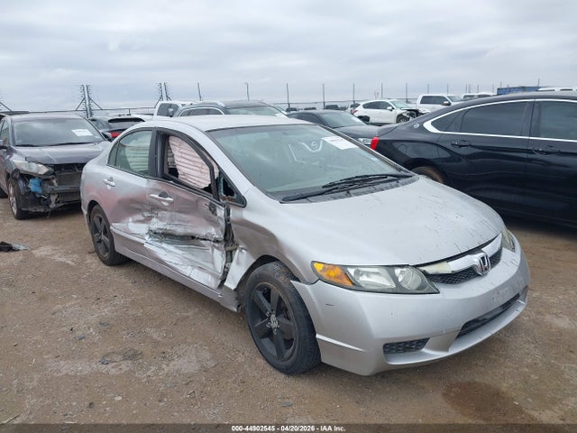 44902545 :رقم المزاد ، 19XFA1F67BE042300 vin ، 2011 Honda Civic Lx-s مزاد بيع