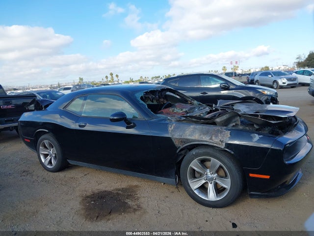2C3CDZAG8JH280429 Dodge Challenger Sxt