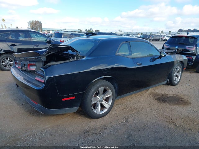 2C3CDZAG8JH280429 Dodge Challenger Sxt