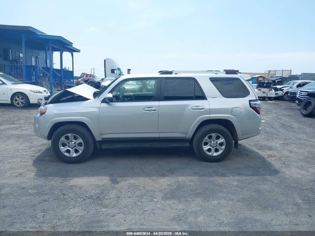 Продажа на аукционе авто 2022 Toyota 4runner Sr5, vin: JTEMU5JR1N6067271, номер лота: 44902634