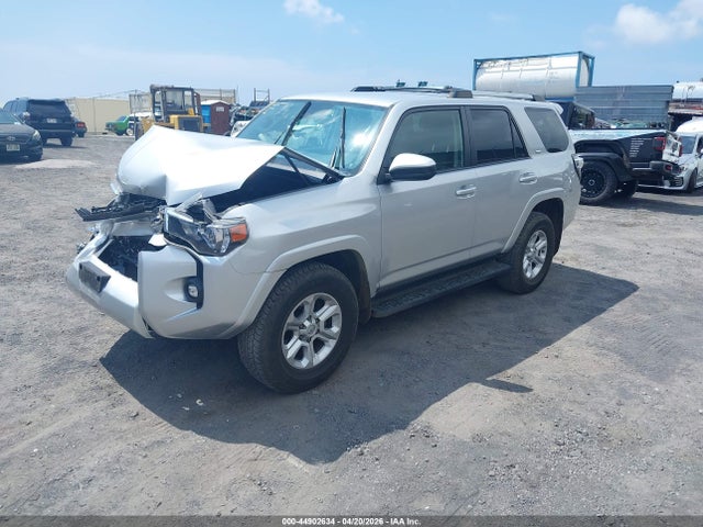 Продажа на аукционе авто 2022 Toyota 4runner Sr5, vin: JTEMU5JR1N6067271, номер лота: 44902634