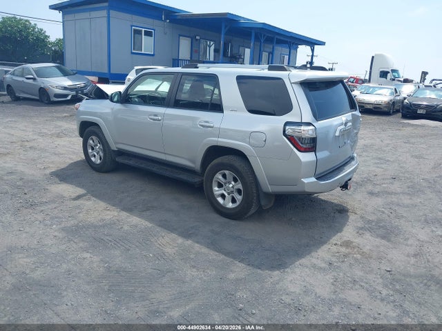 Продажа на аукционе авто 2022 Toyota 4runner Sr5, vin: JTEMU5JR1N6067271, номер лота: 44902634